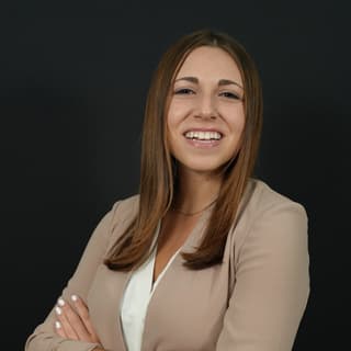 Rachelle G.