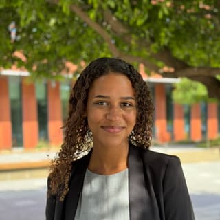 Gabrielle B.